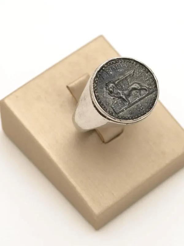 Anello