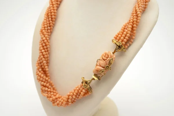 Collana Multifilo in Corallo Rosa Collana Multifilo in Corallo Rosa